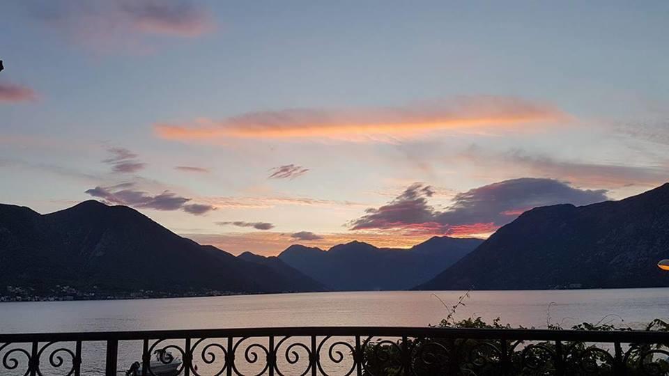 Maniva Penthouse By The Sea Kotor Exterior foto
